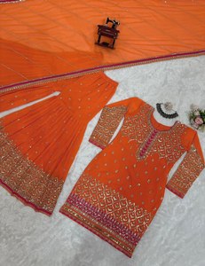 Hermosa parte superior de fiesta-Sharara y Dupatta con hilo con trabajo de secuencia - Product Image 1