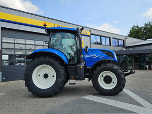 Tractor NEW HOLLANDS Serie T7, Modelo T7.210, 4WD, 160HP, Alta Productividad para Uso Agrícola, Bomba de Caja de Cambios, Garantía de 4 Años - Product Image 4