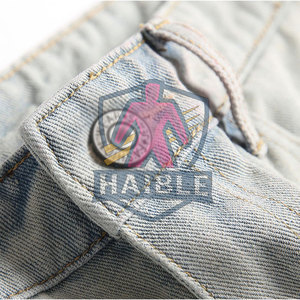 กางเกงยีนส์ขาสั้นผู้ชายคุณภาพสูงขายดี ระบายอากาศได้ดี เป็นมิตรกับสิ่งแวดล้อม ดีไซน์ตามสั่ง บริการ OEM เหมาะสำหรับใส่กิจกรรมกลางแจ้ง - Product Image 4