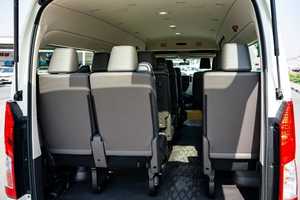 Nuevo Autobús de Pasajeros Toyo Ta Hiace 2026, Techo Alto, Carrocería Blanca, Motor Diésel 2.8L, Transmisión Manual, 15 Asientos, Volante a la Izquierda - Product Image 6