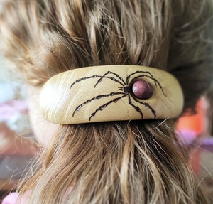 Épingles à cheveux élégantes et raffinées en corne de buffle et de boeuf Bâtons de cheveux de style fleur sculptée pour un look contemporain - Product Image 3