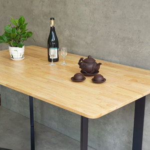 โต๊ะรับประทานอาหารทรงสี่เหลี่ยมขนาด 140x80 ซม. สไตล์มินิมอล ประกอบจากไม้ยางพาราพร้อมขาเหล็ก สำหรับห้องครัวหรือห้องนั่งเล่น รุ่น BA68158 - Product Image 5
