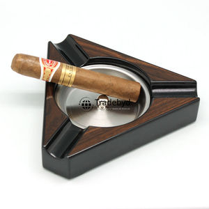 Cendrier en bois Tradebyd rustique fait à la main Cendrier durable Accessoire de fumer unique pour fumeurs en plein air et à la maison - Product Image 1