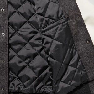 Chaqueta Unisex Personalizada al por Mayor, Estilo Universitario, de Alta Calidad, de Lona, Manga Larga, Cuello Alto, con Logotipo Frontal - Product Image 5