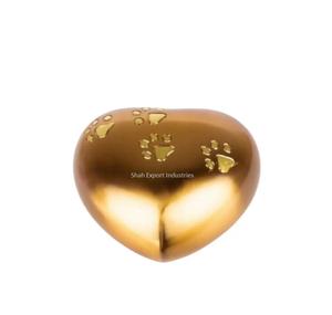 Fabricant et exportateur d'urne souvenir coeur en laiton dans une boîte en velours à vendre produit urnes de crémation en métal à vendre - Product Image 4