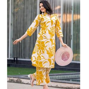 Anarkali Rayon Kurti élégant de haute qualité avec un design évasé pour le mariage et la fête au festival disponible au meilleur prix - Product Image 1