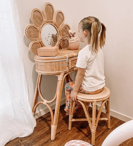 Commode Boho Kids Little Daisy 100% rotin naturel/bois dur de haute qualité en forme de fleur chambre à coucher moderne salon comprend un miroir - Product Image 2