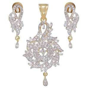 Tip Top Fashions 1202102 Juego de colgantes AD Piedra y joyería de moda chapada en oro - Product Image 1