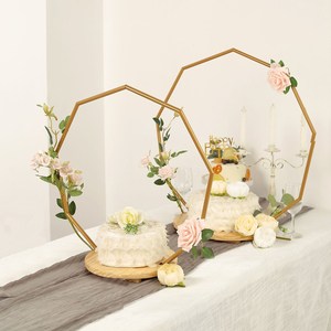 Présentoir à Gâteau Rond Doré de 27 Pouces avec Arche Géométrique en Métal Nonagon en Bois Moderne pour Décoration de Table de Mariage - Product Image 2