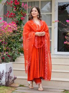 Tendance Vêtements Ethniques Dernières Viscose Chanderi Avec Broderie Travail Kurti Pantalon Et Dupatta Fournisseur De L'Inde À Vendre - Product Image 2