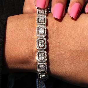 หลงระเริงกำไลเพชรที่ปลูกในห้องแล็บ14kt แต่ละชิ้นมีความชัดเจนมากขึ้นเพื่อความสง่างามและไร้กาลเวลา - Product Image 1