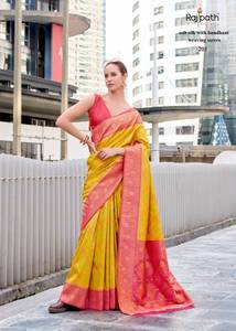 Collection de saris en soie douce de qualité supérieure avec tissage Bandhani disponible au tarif de gros idéal pour les tenues de fête et de fête - Product Image 3