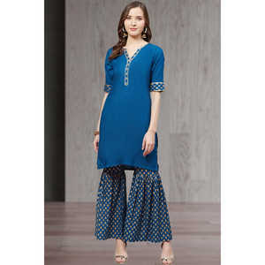 Ensemble Kurta & Sharara droit imprimé bleu rayonne pour femme avec accents dorés - Product Image 2
