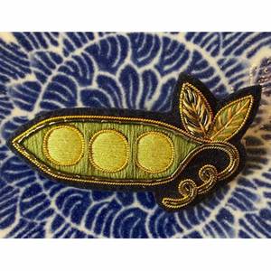 Broche bordado de flores, insignia con diseño personalizado - Product Image 4