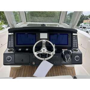 Bateau Robalo R360 nouvelle génération 2025 offrant des performances et un confort exceptionnels - Product Image 3
