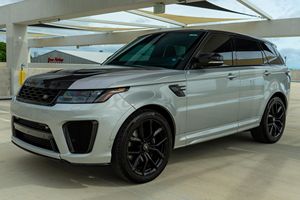 Land Rover Range Rover Sport SVR 2017, 575 ch, V8 suralimenté, transmission intégrale permanente, pneus R20, conduite à gauche, SUV en vente - Product Image 2