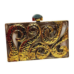 Pochette en métal doré artisanal avec un motif en spirale sculpté, sac à main de soirée de luxe pour les mariages et les soirées - Product Image 1