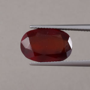 Hessonite rouge naturel en vrac, 9,78 carats, taille coussin, 15,5x10,5 mm |   Fabrication de bijoux en gros de qualité supérieure certifiée IGI - Product Image 1