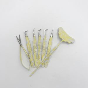 แหนบต่อขนตาเคลือบผงสีเหลืองและสีขาวติดฉลากติดสปริงปลายกระจกสีเงินแบบกำหนดเองได้อย่างยั่งยืน - Product Image 2
