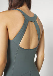 Mono de yoga para gimnasio de secado rápido con tarifa al por mayor para mujer, mono de yoga ligero, transpirable, elegante y cómodo con logotipo personalizado - Product Image 4