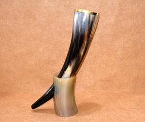 Support de corne à boire de buffle artisanal naturel au design moderne pour la bière, le vin et la nourriture Meilleur prix pour la corne de Viking de style animal - Product Image 5