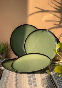 Plato de Cena de Cerámica Verde Oliva, Superficie con Acabado Brillante, Diseño Redondo y Ancho, Fabricación Robusta para Cocina y Comedor Modernos - Product Image 2