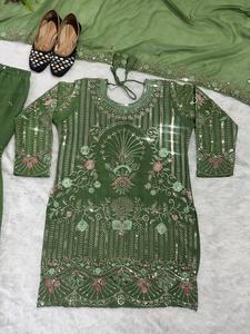 Choli exclusif fantaisie lourd imprimé en georgette avec un style complet Sarara et un volant Dupatta de qualité supérieure au prix de gros - Product Image 4