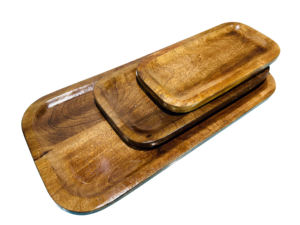 Elegante bandeja de servicio de madera hecha a mano de madera maciza ecológica y reciclable - Product Image 4