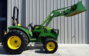 Tractor compacto John For Deere 4066M bastante usado a la venta - Product Image 3