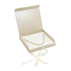 Serie 0275 CELEBRATION – Il collier presentato in modo festoso | Scatola per collier 158×158×30 mm - Product Image 4