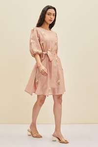 Robe sexy pour femme écologique Broderie florale Manches trois-quarts Élégant Style Boho Fait à la main Bouton Unique Tissu Naturel - Product Image 2