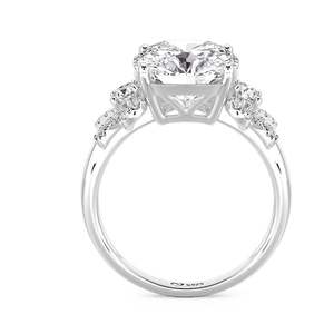 แหวนหมั้นเพชรเจียระไนทรงเรเดียนท์สามเม็ดประดับโบว์แพลตตินั่ม Jeulia - Product Image 3