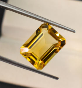 ซิทรินธรรมชาติทรงเหลี่ยมมรกตสีทอง 12X9X6 มม. 4.83 กะรัต - Product Image 5