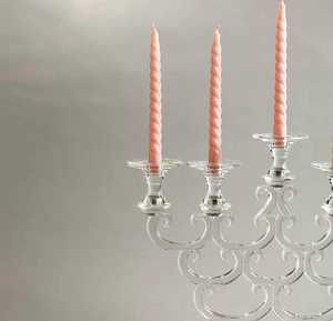 Chandelier à cinq lumières orné Elizabeth |   Centre de table pour mariage ou événement |   Bougeoir à 5 branches de style gothique/victorien - Product Image 5