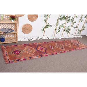 Alfombra Kilim Vintage de 2,5x10 pies en diseño de retazos de lana naranja con respaldo de látex para una decoración cálida y acogedora para el hogar - Product Image 3
