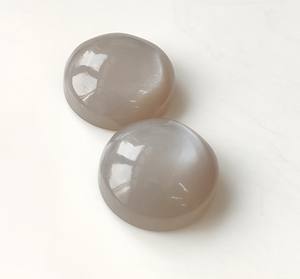 Cabochon en pierre de lune grise naturelle de qualité supérieure 3mm-20mm pierres précieuses rondes à dos plat prix de gros pour la fabrication de bijoux - Product Image 1