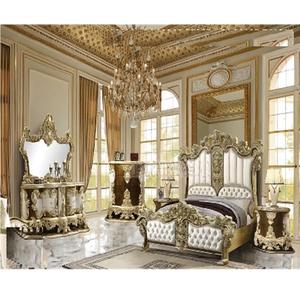 Juego de dormitorio de talla profunda de madera de tamaño King real Juego de dormitorio tallado en madera con dos mesitas de noche Dormitorio tradicional tallado en oro - Product Image 1