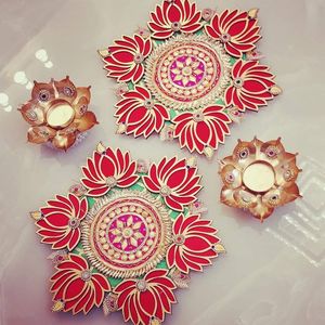 Vibrant Big Thali Bougeoir Exquis Lotus Rangoli Design Atmosphère Festive Chaude Invitante pour Graduation Pâques Mère - Product Image 3