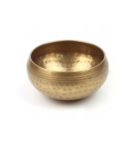 Bol de service en laiton martelé authentique, fabriqué à la main pour les fonctions culturelles, les cérémonies de puja ou la décoration de buffet d'hôtel - Product Image 3