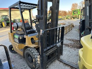 High Quality TCM FD250 Hand Hydraulic Forklift <b>Pallet</b> Truck Japan Original 1 Ton Used Three Stage Mast Offroad Global For Sale - Product Image 2