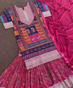 Sal con estilo con Nuestra elegante ropa de invierno para mujer, con opciones de moda para mantenerte elegante y cálido. - Product Image 4