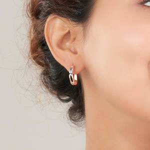 Pendientes de Diamantes para Mujer - Juego de Aros y Huggies de Oro Suave - Product Image 2