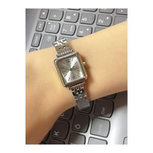 Orologio da polso da donna con numeri minimi