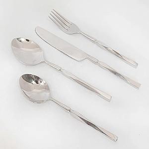 El glamuroso juego de cubiertos de acero inoxidable es una inversión inteligente para una vajilla duradera con un brillo radiante que cautiva el apetito. - Product Image 5