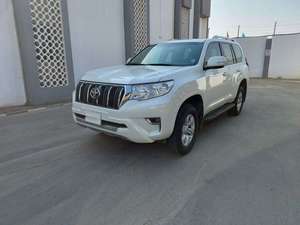 Toyota PRADO Sedán 2023 Usado, GCC, Automático, Volante a la Izquierda, Tracción Total, Asientos de Cuero, Control de Crucero Adaptativo, Neumáticos R18, Motor 4.5L, Euro IV - Product Image 2
