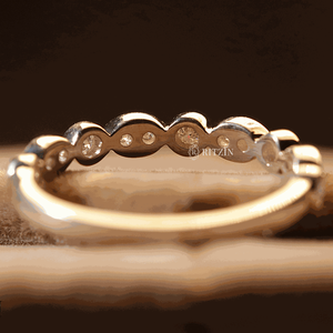 Anillo de boda de media eternidad con diamantes de corte redondo para mujer - Product Image 2