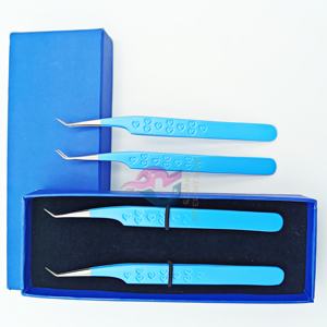 Mango de agarre de corazón, pinzas de extensión de pestañas de acero inoxidable azul cielo de 45 grados para un agarre perfecto de pestañas clásicas y de volumen - Product Image 3