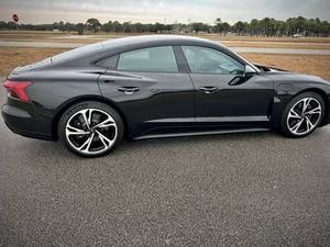 AUDI E-TRON GT QUATTRO PRESTIGE 2022 d'occasion, conduite à gauche/droite - Product Image 4