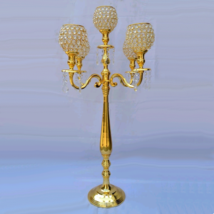 Candélabres artisanaux en métal et aluminium pour centre de table de mariage avec couleur et design personnalisables - Product Image 5