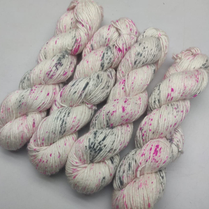 Hilo de Seda de Morera 100% Puro Duke, Teñido, Ecológico, de Primera Calidad para Tejido a Mano, Bordado y Tejido - Product Image 1